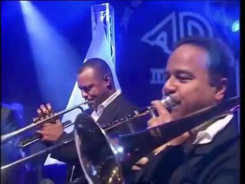 Nu Look ave'w map mache ft Ti Papy Guitar