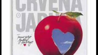 Crvena jabuka-tamo gde ljubav pocinje