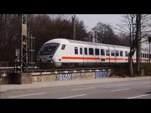 Eisenbahn auf der Lombardsbrücke in Hamburg