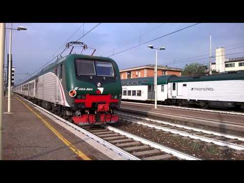 Doppia simmetrica E464 015+324+5 MDVC, E464 256+6 2 piani - Milano Greco - 05/07/2016