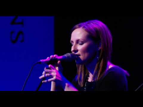 Julie Fowlis - 'Hùg air a Bhonnaid Mhor'