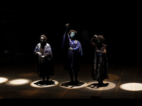 Marina De Caro. El universo en un hilo