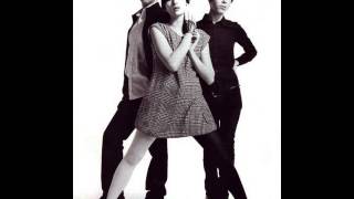 Yeah Yeah Yeahs - Buried Alive (feat. Dr. Octagon)