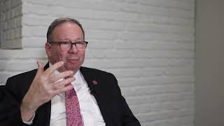 Download lagu How do you reconcile the opposing viewpoints of Americans and Canadians? | Amb. David L. Cohen mp3
