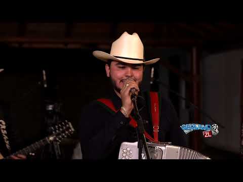 Cuatro De Oro Ft. Grupo Arriesgado - Colores (En Vivo 2023)