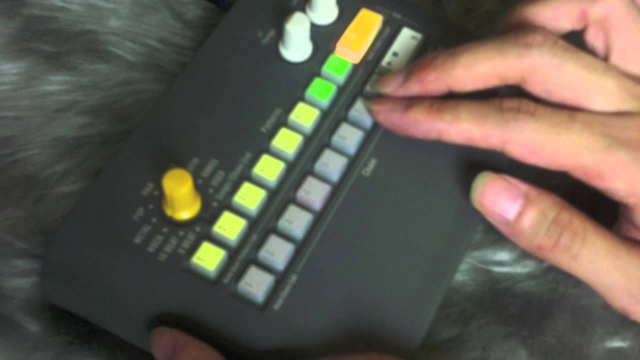 Драм-машина Korg KR-mini