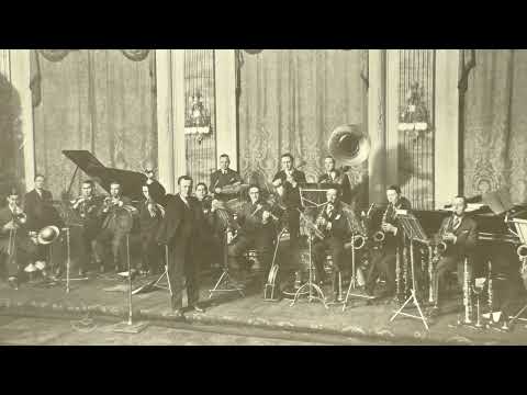 Jack Hylton and his orchestra: You're and old smoothie. (1933).