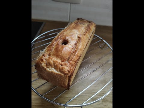 Pâté en croûte pur porc et farce aux champignons. Une recette économique pour une belle présentation