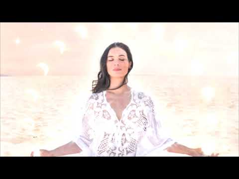 CONFESSIONS OF A CURLY MIND - Episode 032: Aya