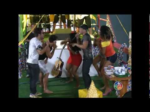 EDCITY DE ÓCULOS SEM LENTE / O TRIO TREALITY