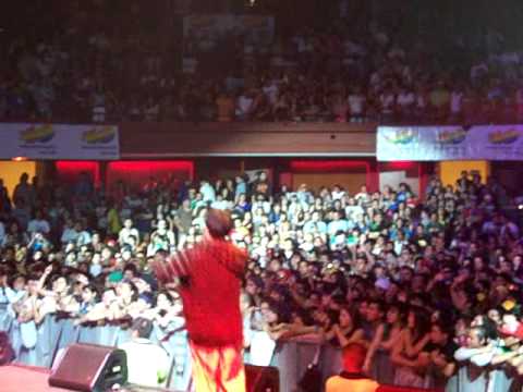 ElSemillaH V/s NiñoDe Featuring Mc Cogoyo -  Big Up ( LEGALIZE FESTIVAL 2010 )