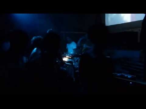 ZION TRAIN ft MC DubDadda @Rebeldia 4 May 2013 [5di5]