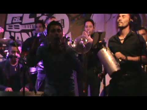 KOMBO CON CLASE EN VIVO