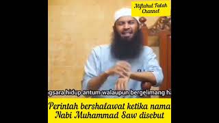 Download lagu Perintah bershalawat ketika nama Nabi Muhammad Saw disebut - Ust. Syafiq Riza Basalamah #shorts mp3