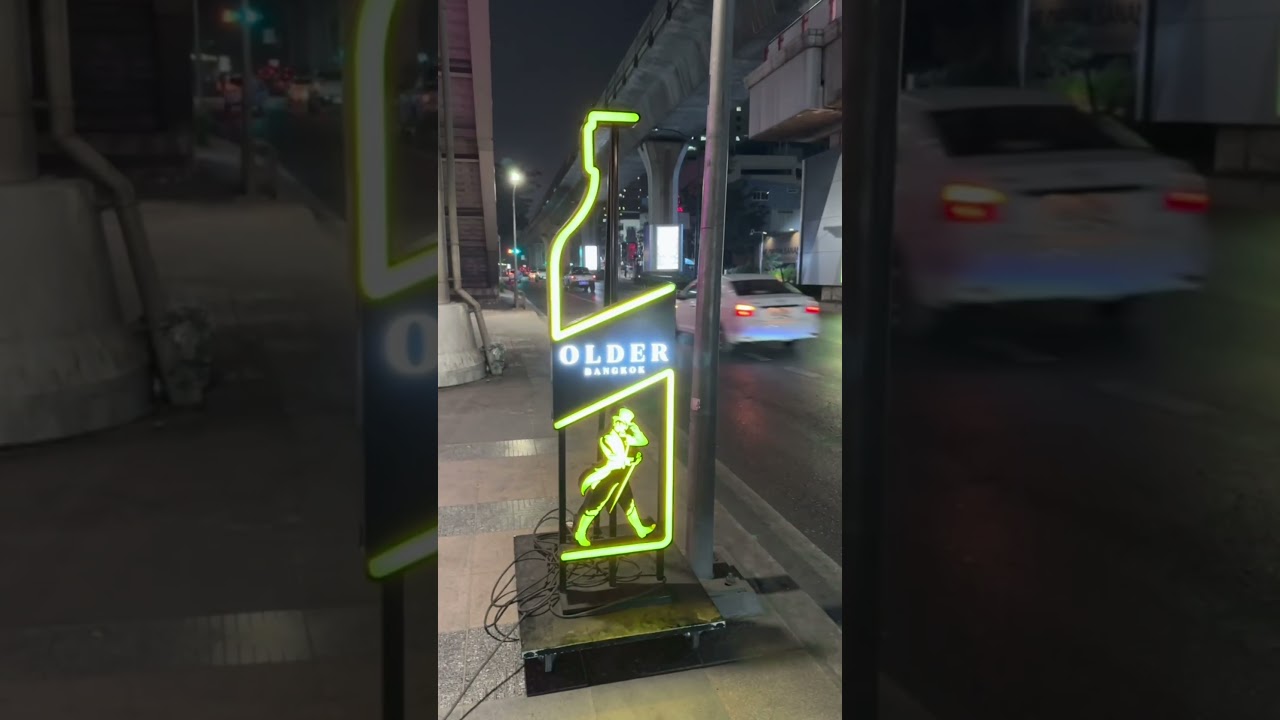 Keep on walking #bangkok #johnnywalker