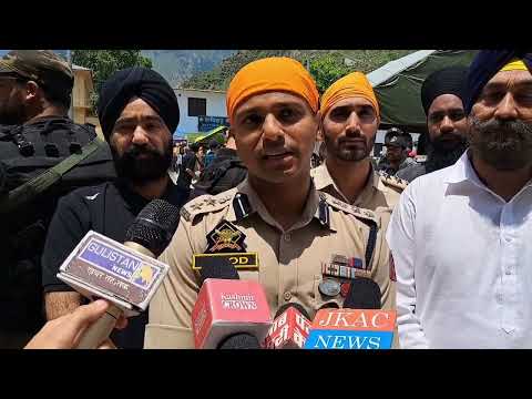 SSP Baramulla Greets people on Guru Hargobind Singh Ji’s birth anniversary.Baramulla