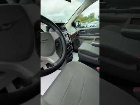 фото chrysler town & country v 0