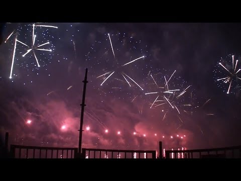 Grand feu pyromélodique des Fêtes de Genève 2012 (1/4)