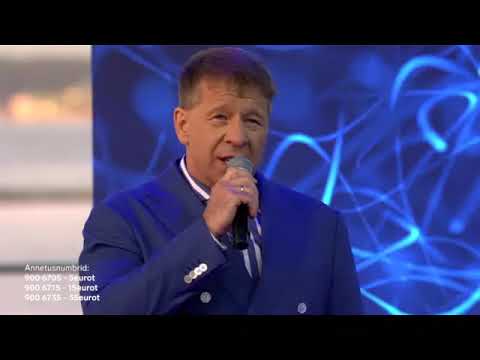 Marko Matvere laulmas Mereväes "Laulud sõdurile 2021" kontserdil "Eesti muld ja eesti süda"