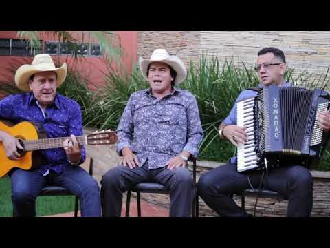 Trio Parada Dura - Blusa Vermelha