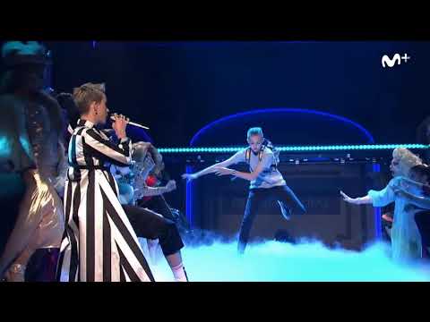 Katy Perry - Swish Swish ( Live on SNL )