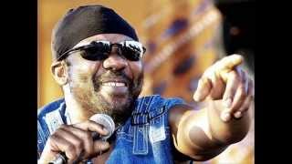 Toots and The Maytals - Walking On The Moon