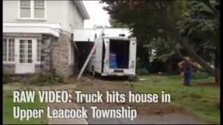 preview picture of video 'Bread truck plows into Leola home'