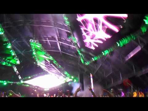 Bingo Players drops Nirvana @ EDC VEGAS 2013