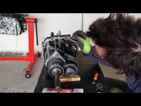 22re 1995 toyota pickup  Rebuild w56 transmission cleanup (Part 23)