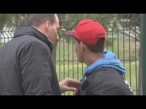 Il veut éclater la voiture de Pascal le grand frère