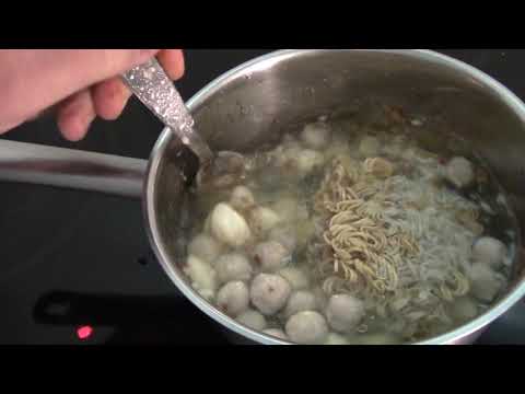 MongoTV_2748 - Mongo Madskole - OKSEBOUILLONSUPPE Med Nudler - Løg og Gulerødder