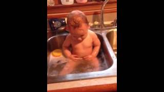 Babies bath