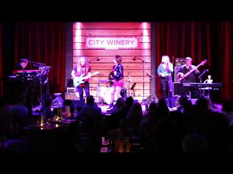 Invincible - Heartbreaker - America's Tribute to Pat Benatar