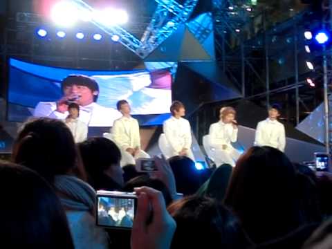 101231 MBC Gayo Daejun - SHINee drinking water