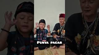 Download lagu Given a Betawi Agate Stone from Engkong Salim #shorts #viralvideo #fyp #viral #betawi #pantun mp3