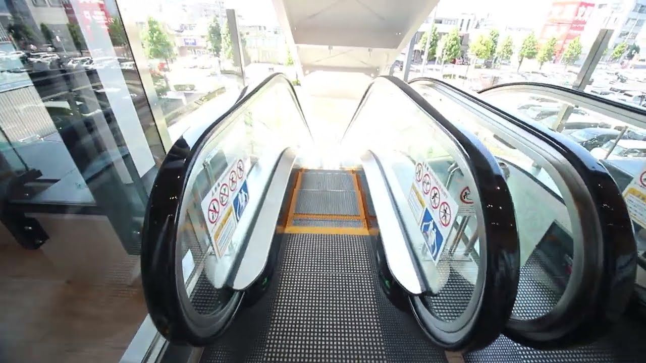 【フジテック製】そよら鈴鹿白子　降りエスカレーター