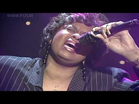 Robin S - Show Me Love ( live @ Top of the Pops 1993 )