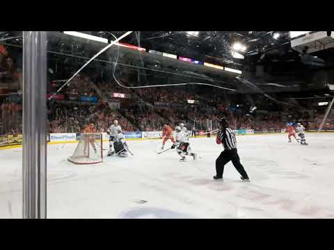 Tyler Beskorowany gloves a save at Sheffield Steelers
