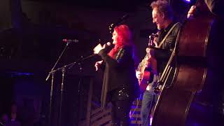 Wynonna Suprise Appearance for Anita Cochran Benefit