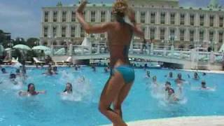 preview picture of video 'Kremlin Hotel Aquapark und Poolbereich'