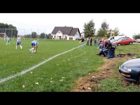 Lider Złotowo (zólte) - Montowo (biało-niebieskie)