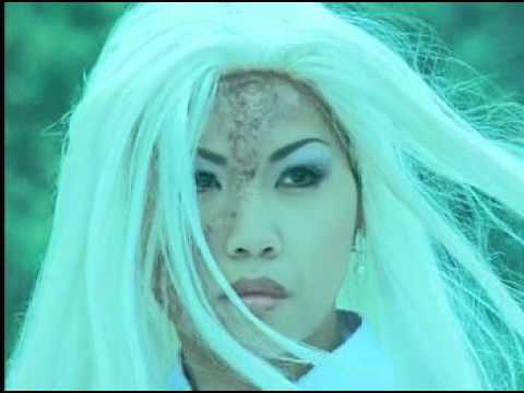 Thể hiện bởi Minh Tuyết