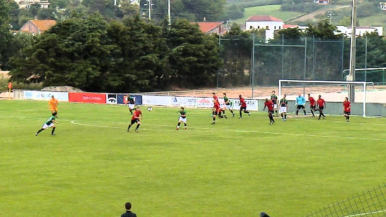 Lourinhanense-Futebol Benfica (21/5/2011) - Perigo para as redes de Formiga