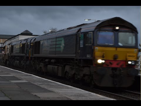 #464: DRS Class 66424 & 66421 passing Colwyn Bay (09/01/2015)
