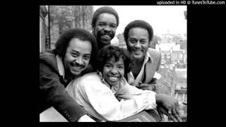 GLADYS KNIGHT & THE PIPS - DO YOU HEAR WHAT I HEAR