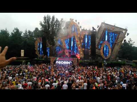 Deorro plays "Five Hours" live @ Tomorrowland 2015
