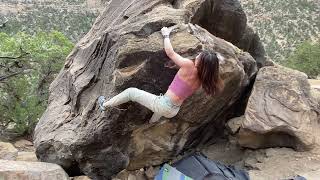 Video thumbnail of Dunkin’ Donuts Variation, V6. Joe’s Valley