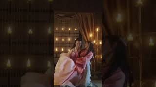 Download lagu he carried her to her bed💘🦋 #careing_status #husband #cdmx #newcdrama #romantic #carry #reels mp3