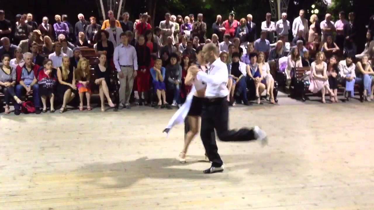 Video thumbnail for Mila Vigdorova and Jens Kruger perform at Ekaterininskiy pa