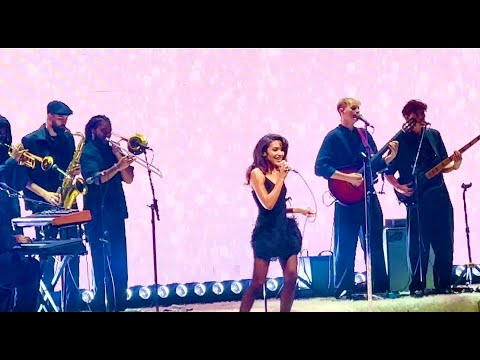 Olivia Dean - So Easy (To Fall in Love), Live Concert